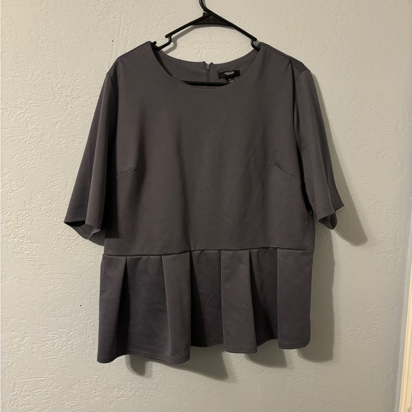 NWOT grey peplum top, 1x, simply Vera by Vera wang - Picture 2 of 9